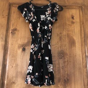 American Eagle tie front shorts romper